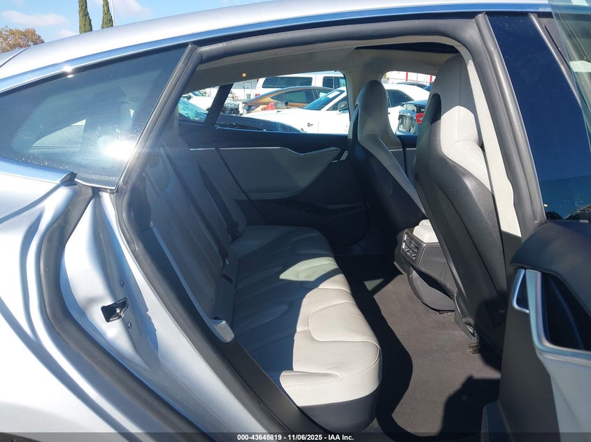 2014 Tesla Model S P85 VIN: 5YJSA1H11EFP61461 Lot: 43645819