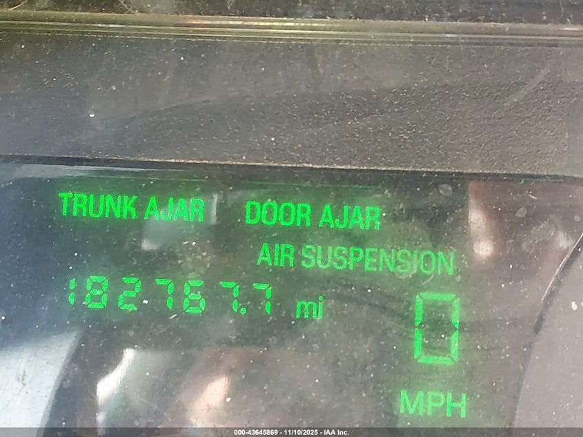 2003 Lincoln Town Car Executive VIN: 1LNHM81W23Y630094 Lot: 43645869