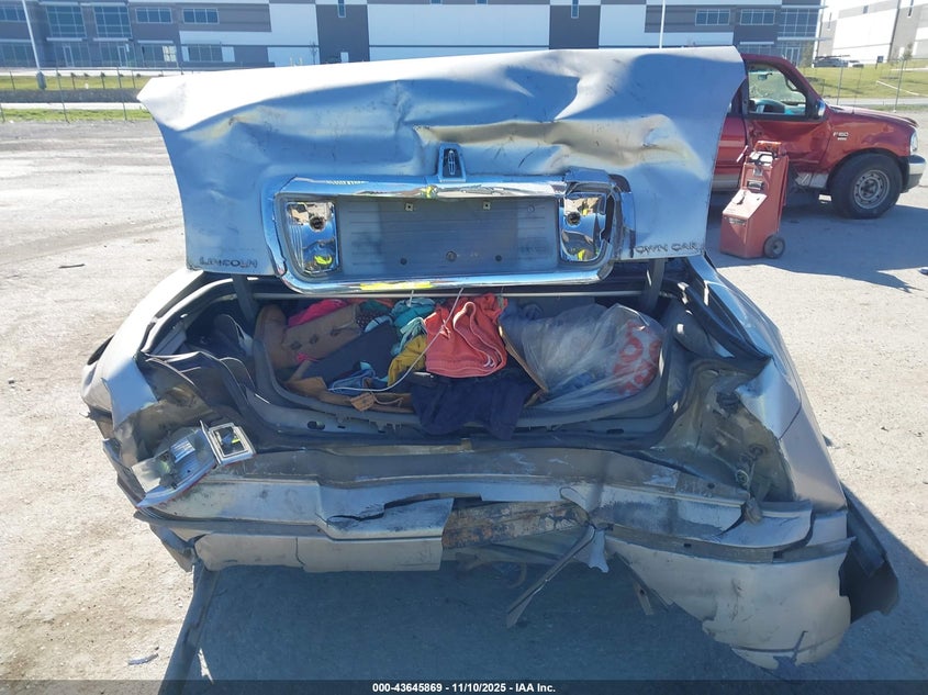 2003 Lincoln Town Car Executive VIN: 1LNHM81W23Y630094 Lot: 43645869