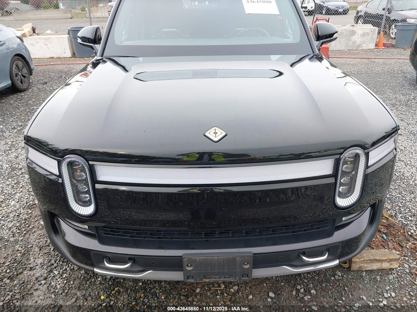 2023 Rivian R1T Adventure Quad Motor Large Pack VIN: 7FCTGAAA3PN017789 Lot: 43645880