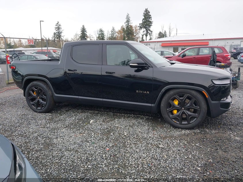 2023 Rivian R1T Adventure Quad Motor Large Pack VIN: 7FCTGAAA3PN017789 Lot: 43645880
