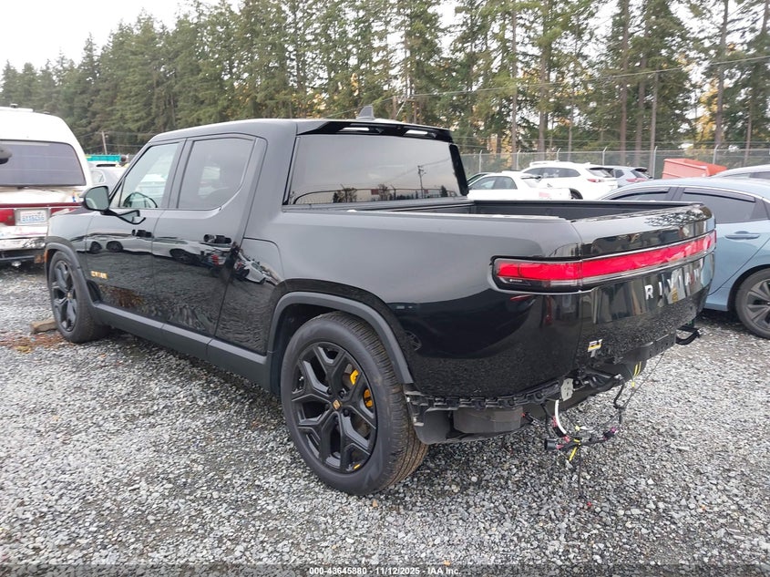 7FCTGAAA3PN017789 2023 RIVIAN R1T photo no. 3
