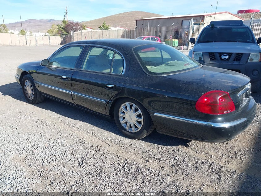 1LNHM97V12Y614570 2002 LINCOLN CONTINENTAL photo no. 3
