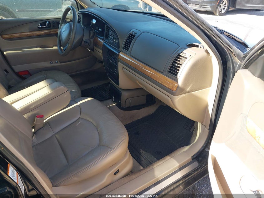 1LNHM97V12Y614570 2002 LINCOLN CONTINENTAL photo no. 5
