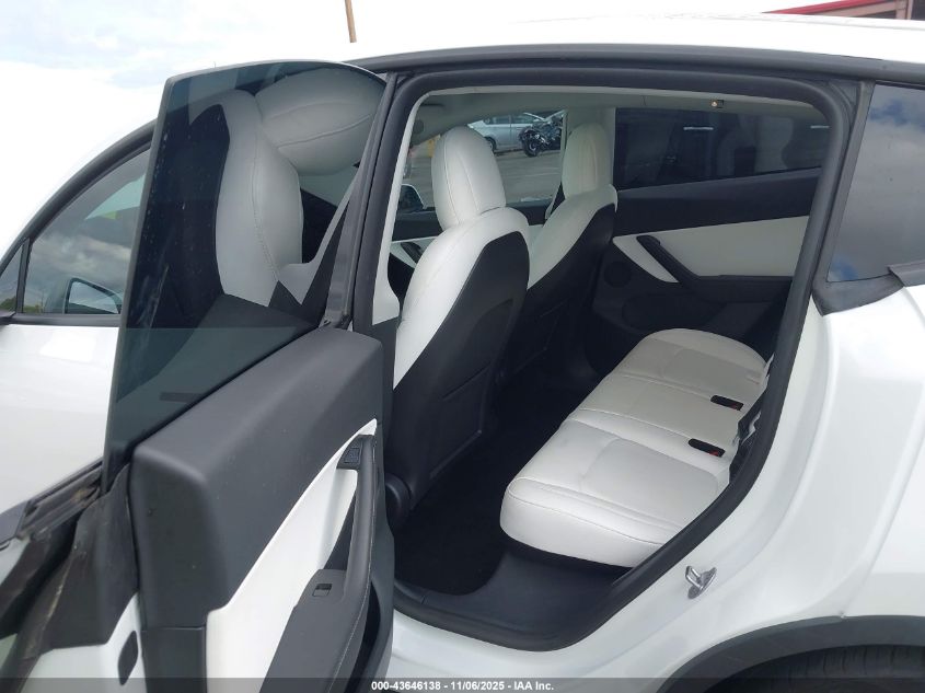 2022 Tesla Model Y Performance Dual Motor All-Wheel Drive VIN: 7SAYGDEF9NF462295 Lot: 43646138