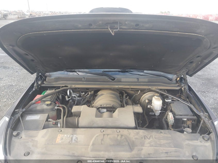 2019 GMC Yukon Xl Slt VIN: 1GKS2GKC5KR109060 Lot: 43646144