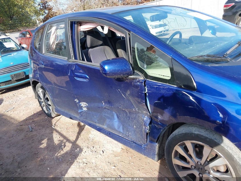 2013 HONDA FIT SPORT - JHMGE8H55DC068179