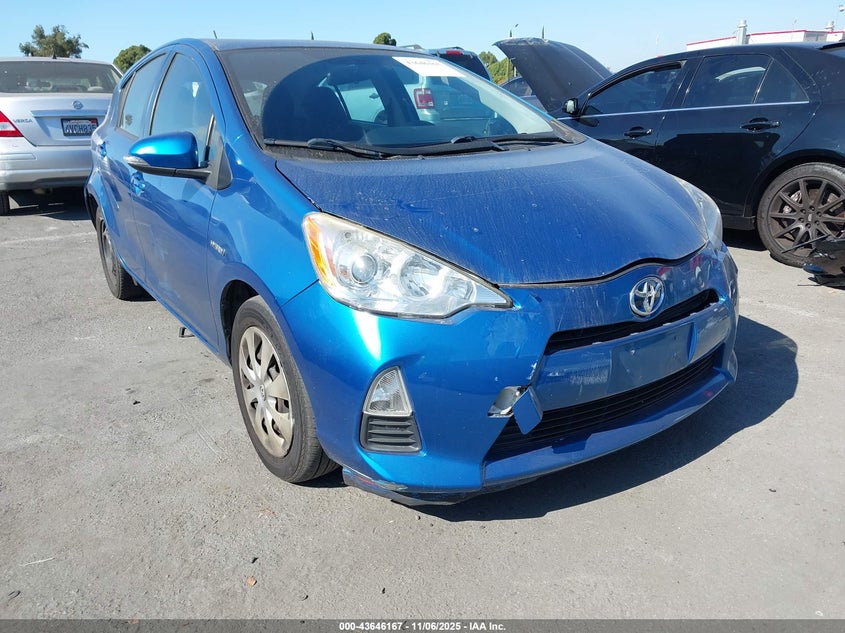 2014 TOYOTA PRIUS C THREE - JTDKDTB33E1560120