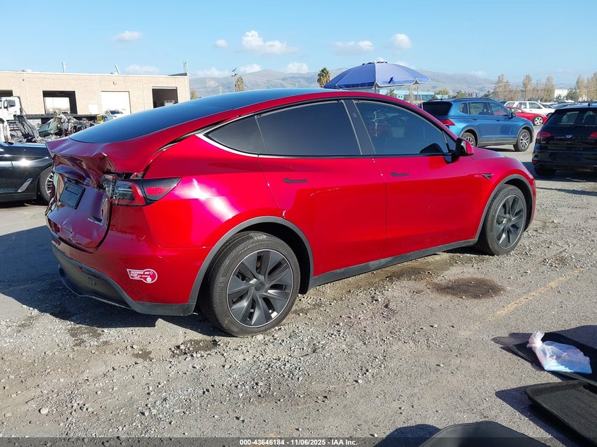 2024 TESLA MODEL Y U   U(VIN: 7SAYGDEE8RF006477