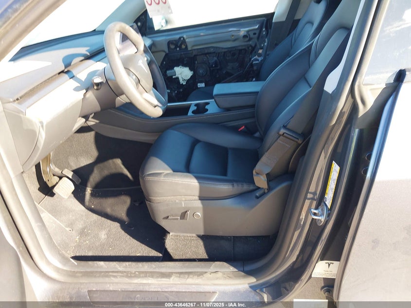 2023 Tesla Model Y Awd/Long Range Dual Motor All-Wheel Drive VIN: 7SAYGDEEXPA117249 Lot: 43646267