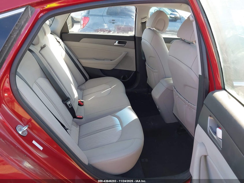 KMHE24L17GA011198 2016 HYUNDAI SONATA photo no. 8