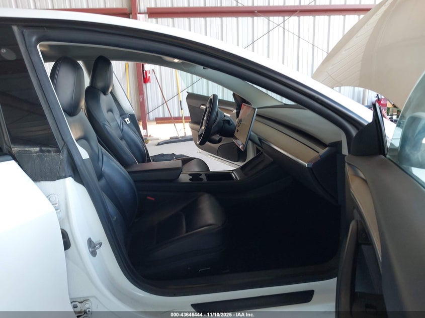5YJ3E1EB2NF136170 2022 TESLA MODEL 3 photo no. 5
