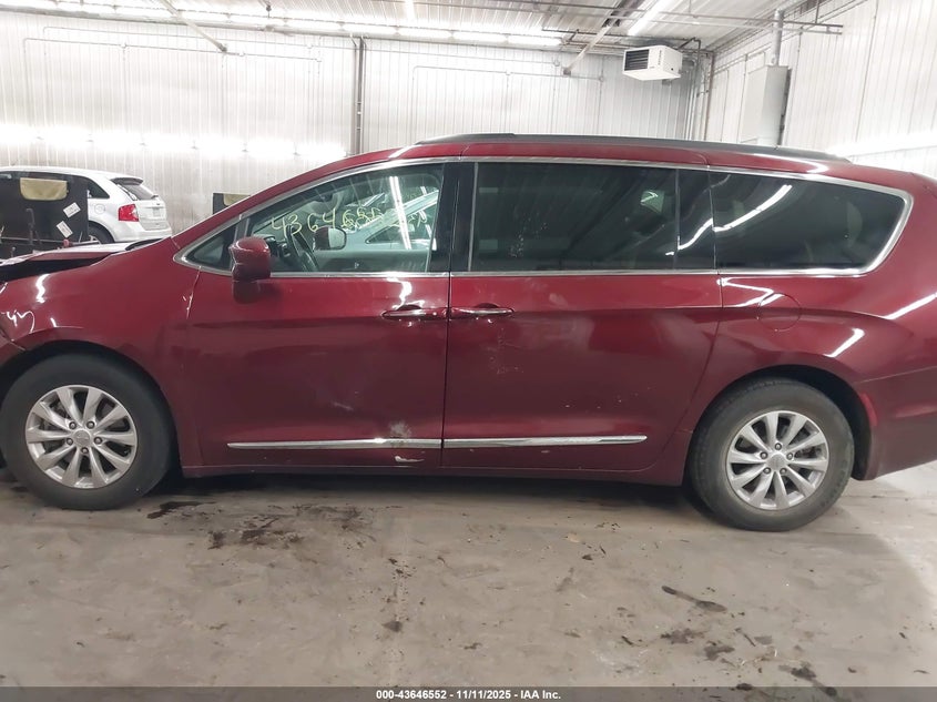 2017 Chrysler Pacifica Touring-L VIN: 2C4RC1BG3HR539874 Lot: 43646552