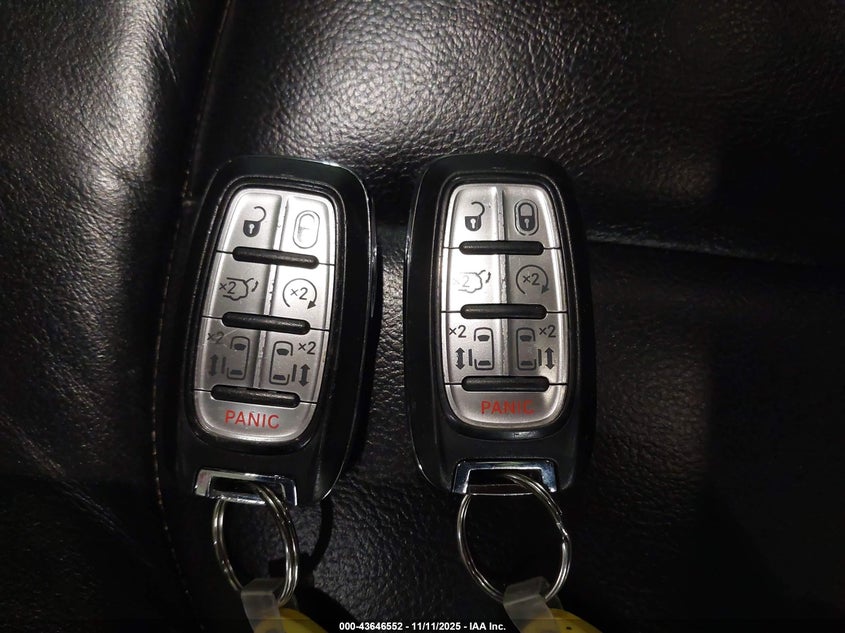 2017 Chrysler Pacifica Touring-L VIN: 2C4RC1BG3HR539874 Lot: 43646552