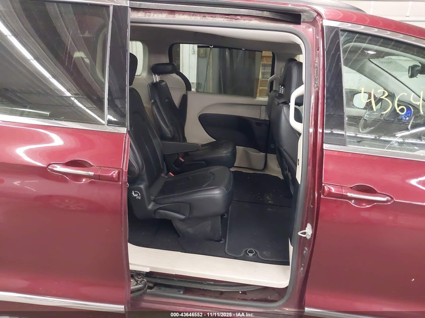 2017 Chrysler Pacifica Touring-L VIN: 2C4RC1BG3HR539874 Lot: 43646552