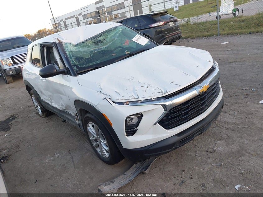 CHEVROLET TRAILBLAZER FWD LS