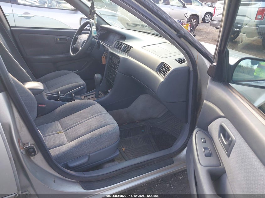 4T1BG22K51U815041 2001 TOYOTA CAMRY photo no. 5