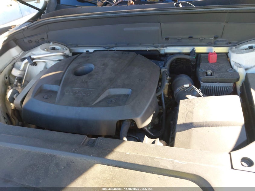 2016 VOLVO XC90 T5 MOMENTUM - YV4102XK4G1084770