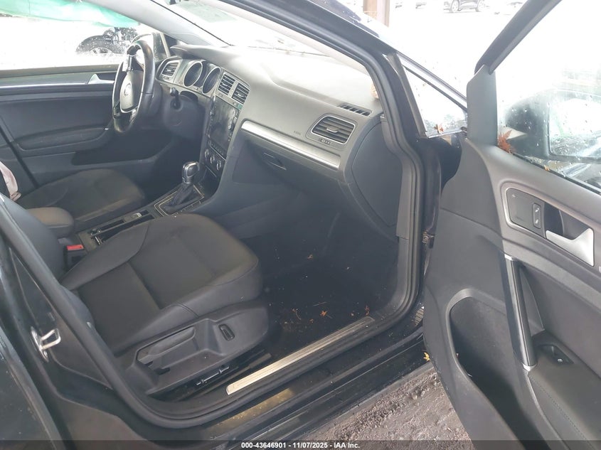 2017 VOLKSWAGEN E-GOLF SEL PREMIUM WVWPR7AU9HW950168