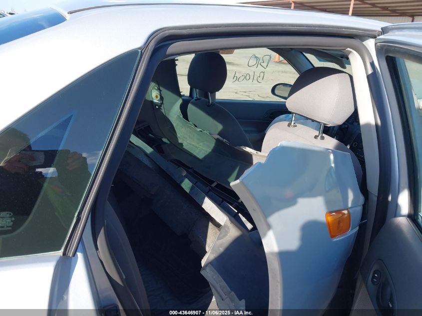 2005 Ford Focus Zx4 VIN: 1FAFP34N95W268472 Lot: 43646907