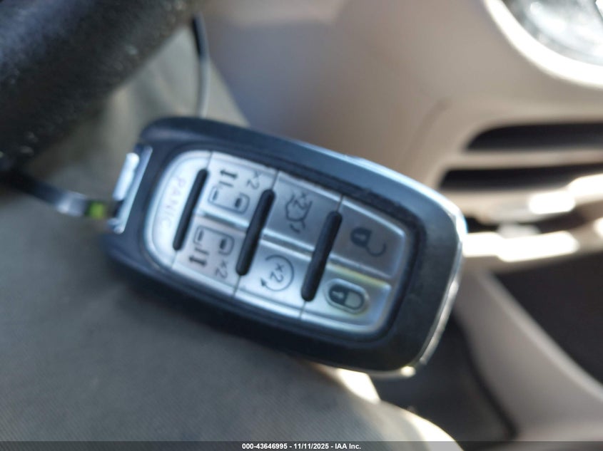 2020 Chrysler Voyager Lxi VIN: 2C4RC1DG3LR157138 Lot: 43646995