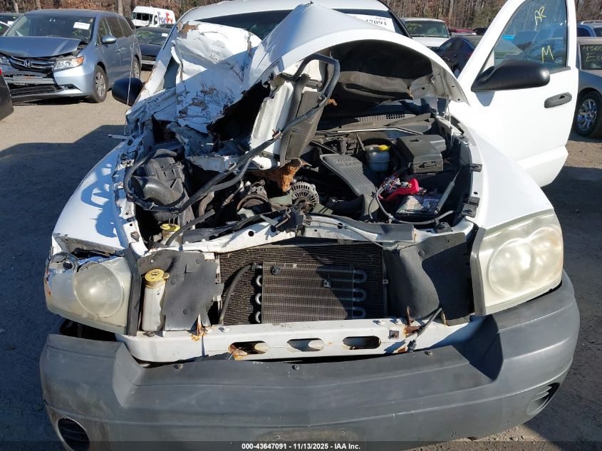 2005 Dodge Dakota St VIN: 1D7HE28K55S157787 Lot: 43647091