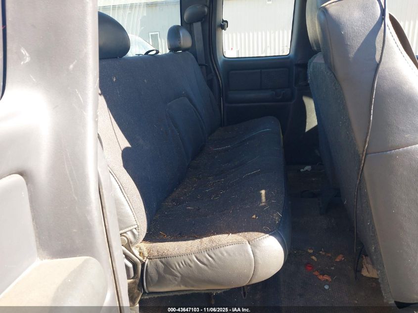 2001 Chevrolet Silverado 1500 VIN: 2GCEC19WX11201565 Lot: 43647103