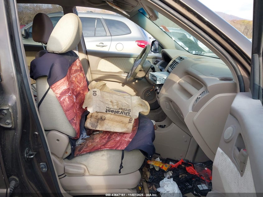 KNDJE724057128770 2005 KIA SPORTAGE photo no. 5