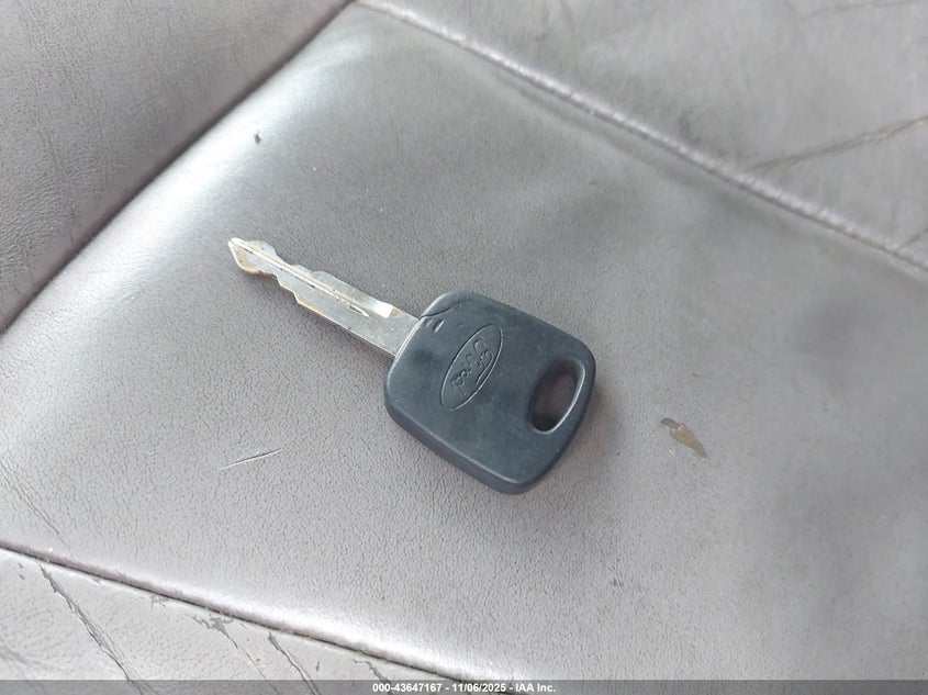 2001 Ford F-150 King Ranch Edition/Lariat/Xlt VIN: 1FTRW08LX1KE35702 Lot: 43647167