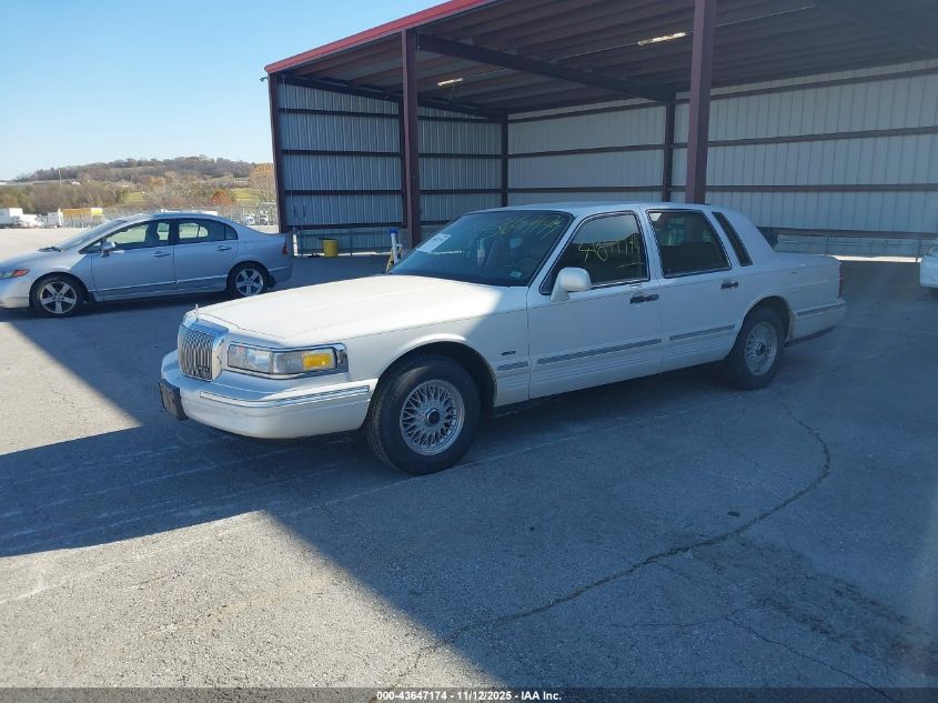 1LNLM82WXTY679746 1996 LINCOLN TOWN CAR photo no. 2