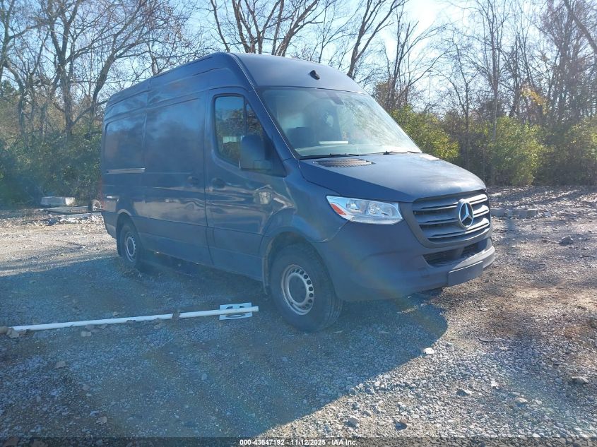 MERCEDES-BENZ SPRINTER STANDARD ROOF V6