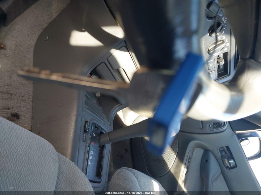 1995 Toyota Camry Le VIN: 4T1SK12E5SU870948 Lot: 43647236