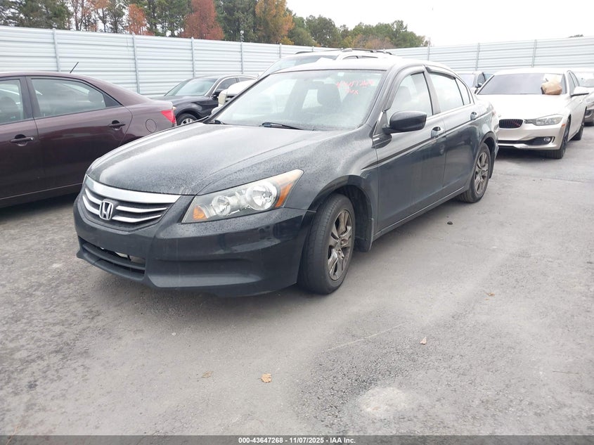 1HGCP2F62BA133146 2011 HONDA ACCORD photo no. 2