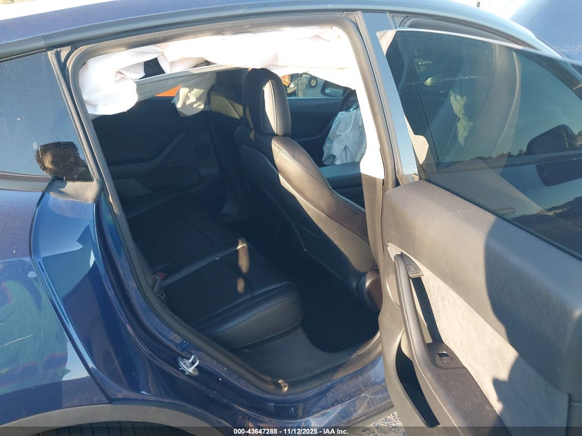 2022 Tesla Model Y Performance Dual Motor All-Wheel Drive VIN: 7SAYGDEF0NF414457 Lot: 43647288