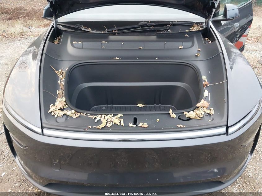 2026 Tesla Model Y Long Range Dual Motor All-Wheel Drive/Long Range Launch Series VIN: 7SAYGDEE3TA432453 Lot: 43647303