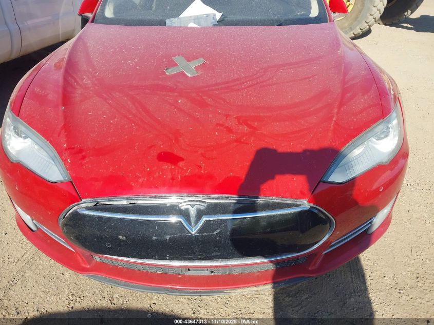 2015 Tesla Model S VIN: 5YJSA1H1XFFP75800 Lot: 43647313