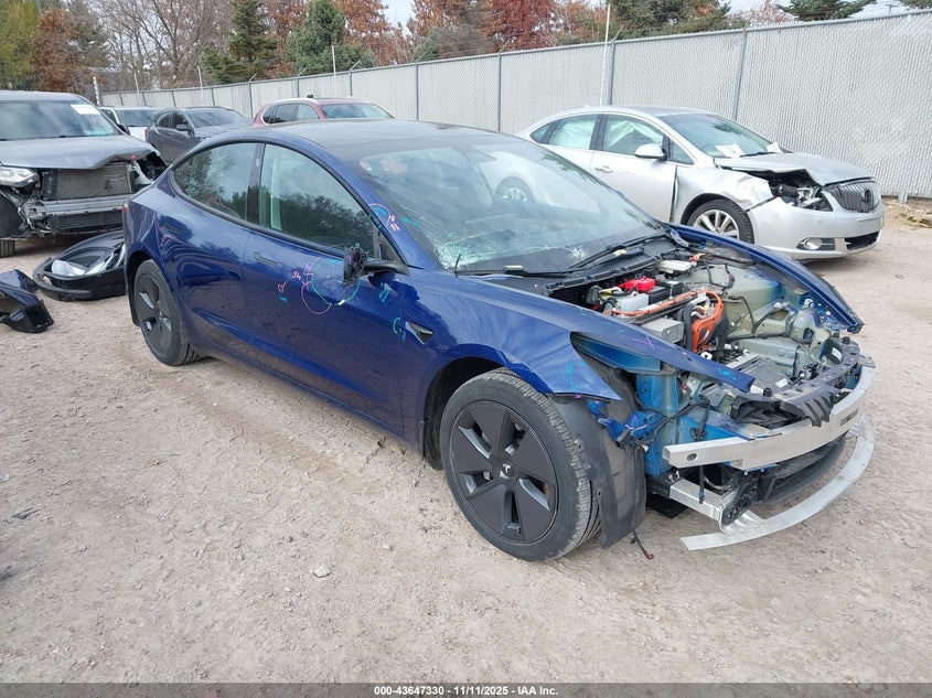 TESLA MODEL 3 LONG RANGE DUAL MOTOR ALL-WHEEL DRIVE