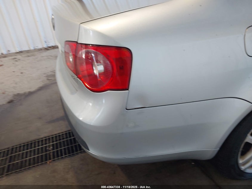 2007 Volkswagen Jetta Wolfsburg Edition VIN: 3VWEF71K37M182942 Lot: 43647338