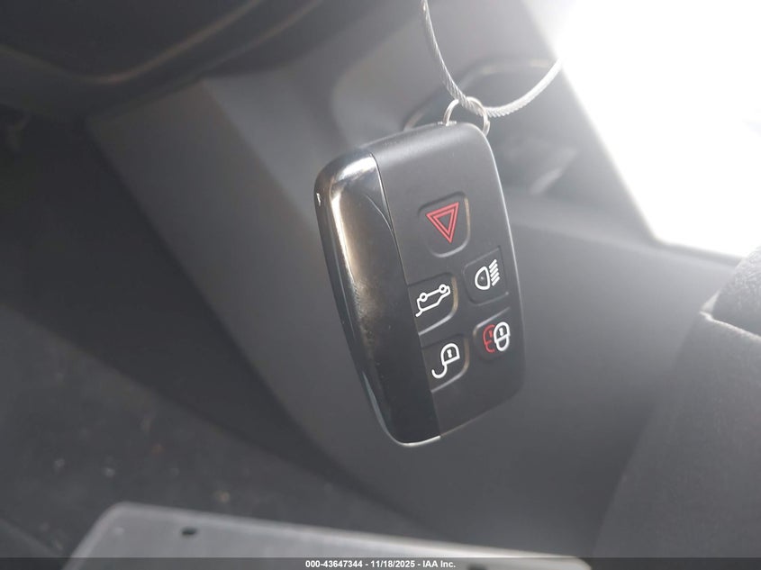 2015 Land Rover Range Rover Evoque Pure VIN: SALVN2BG3FH043599 Lot: 43647344