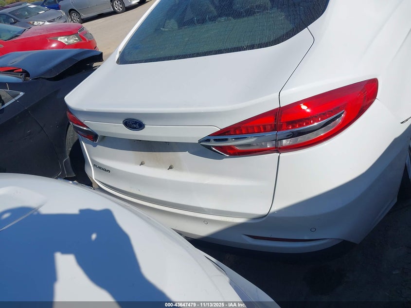 2020 Ford Fusion Se VIN: 3FA6P0H73LR241083 Lot: 43647479