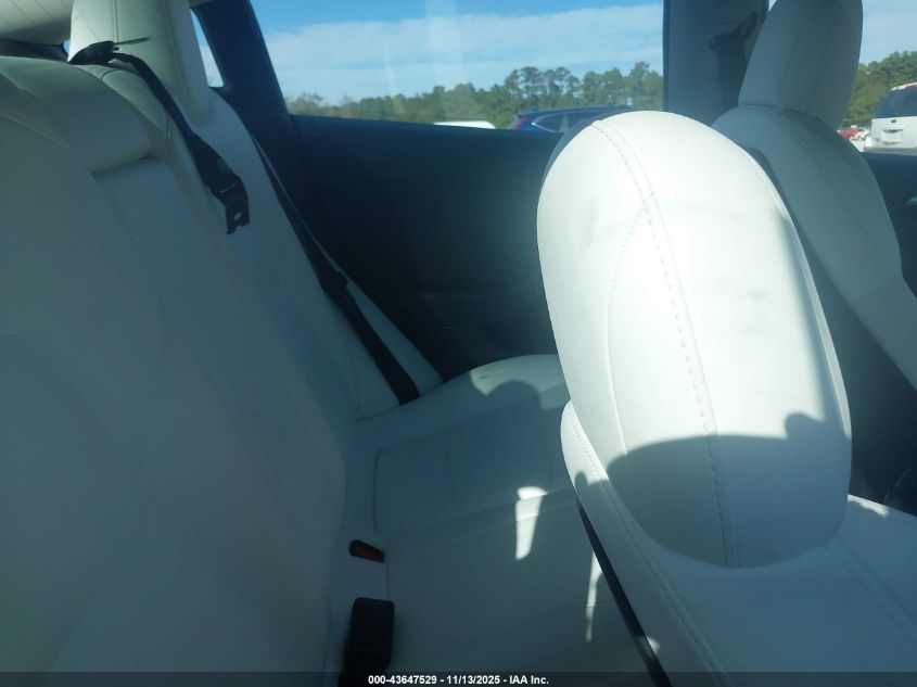 2022 Tesla Model 3 Long Range Dual Motor All-Wheel Drive VIN: 5YJ3E1EB7NF309889 Lot: 43647529