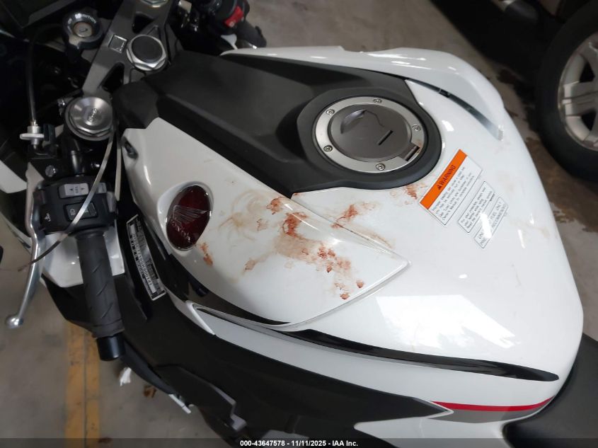 2025 Honda Cbr1000 Rr VIN: JH2SC7719SK800141 Lot: 43647578