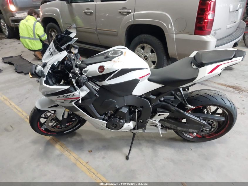 2025 Honda Cbr1000 Rr VIN: JH2SC7719SK800141 Lot: 43647578