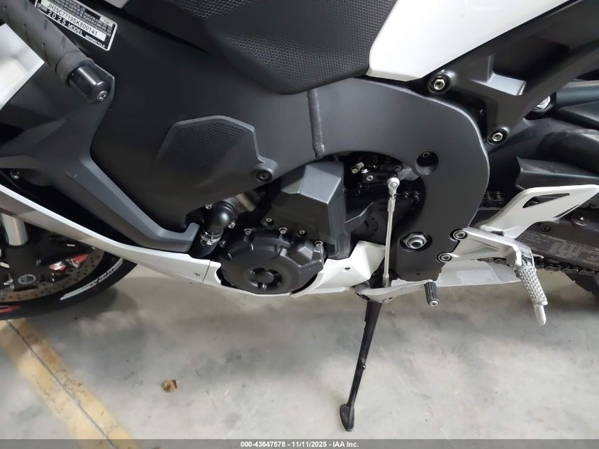 2025 Honda Cbr1000 Rr VIN: JH2SC7719SK800141 Lot: 43647578