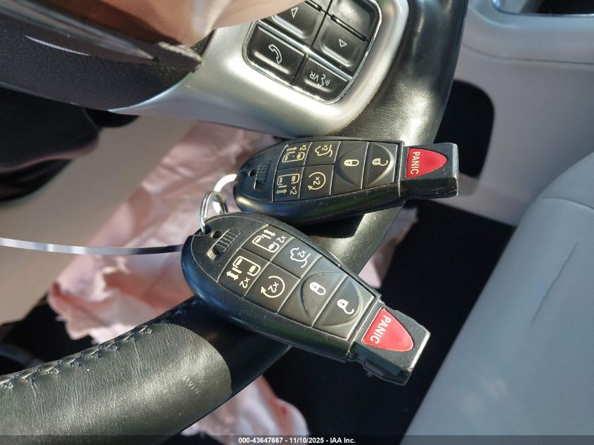 2016 Chrysler Town & Country Touring-L Anniversary Edition VIN: 2C4RC1CG1GR232670 Lot: 43647667