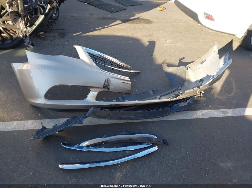 2016 Chrysler Town & Country Touring-L Anniversary Edition VIN: 2C4RC1CG1GR232670 Lot: 43647667