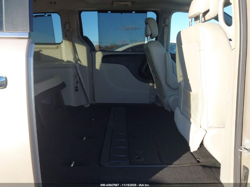 2016 Chrysler Town & Country Touring-L Anniversary Edition VIN: 2C4RC1CG1GR232670 Lot: 43647667