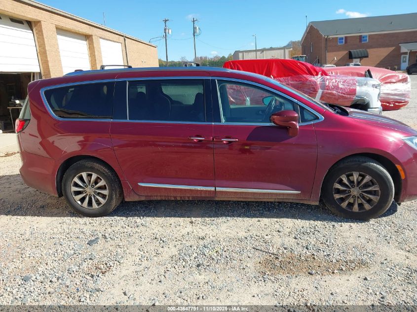 2018 Chrysler Pacifica Touring L VIN: 2C4RC1BG3JR120073 Lot: 43647791