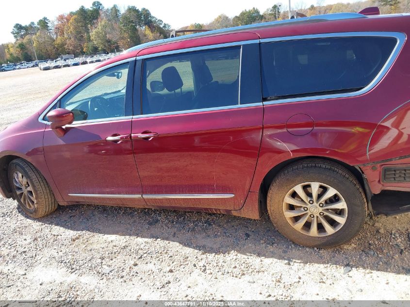 2018 Chrysler Pacifica Touring L VIN: 2C4RC1BG3JR120073 Lot: 43647791