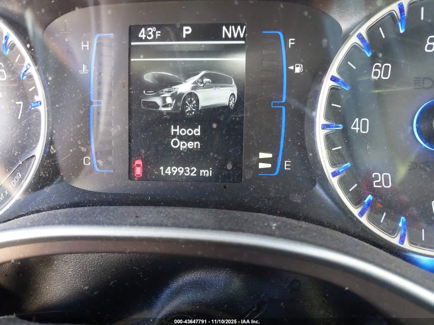 2018 Chrysler Pacifica Touring L VIN: 2C4RC1BG3JR120073 Lot: 43647791